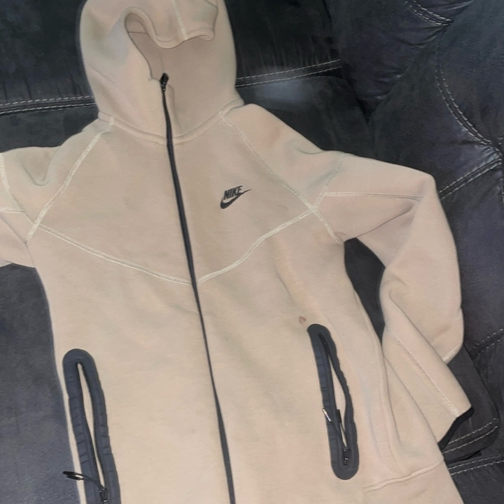NIKE TECH FLEECE TAN WINDRUNNER JACKET